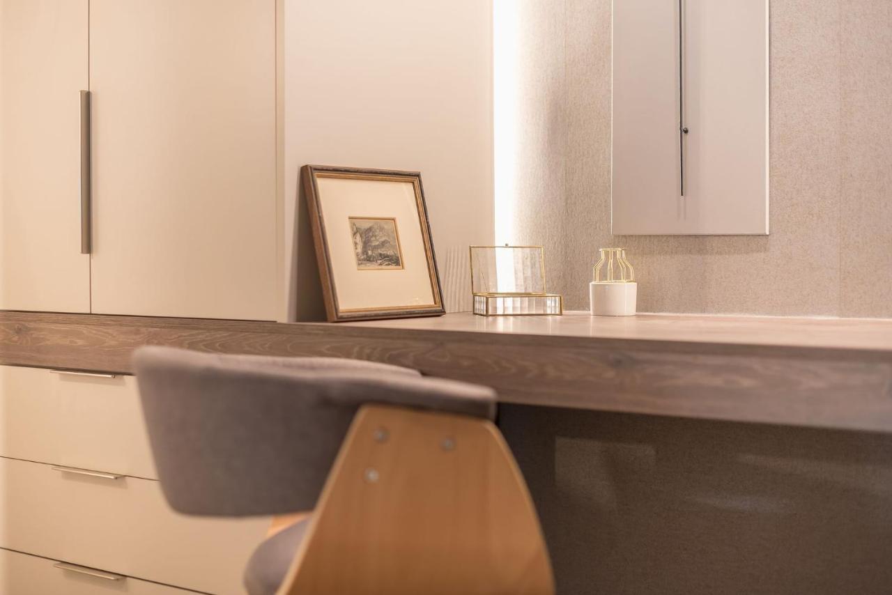 Beautiful & Renovated Aprtm In Piraeus Apartamento Exterior foto