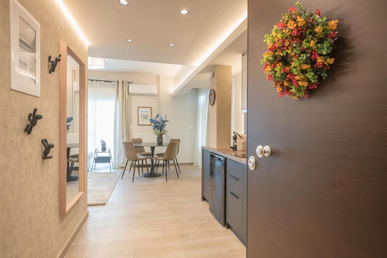 Beautiful & Renovated Aprtm In Piraeus Apartamento Exterior foto